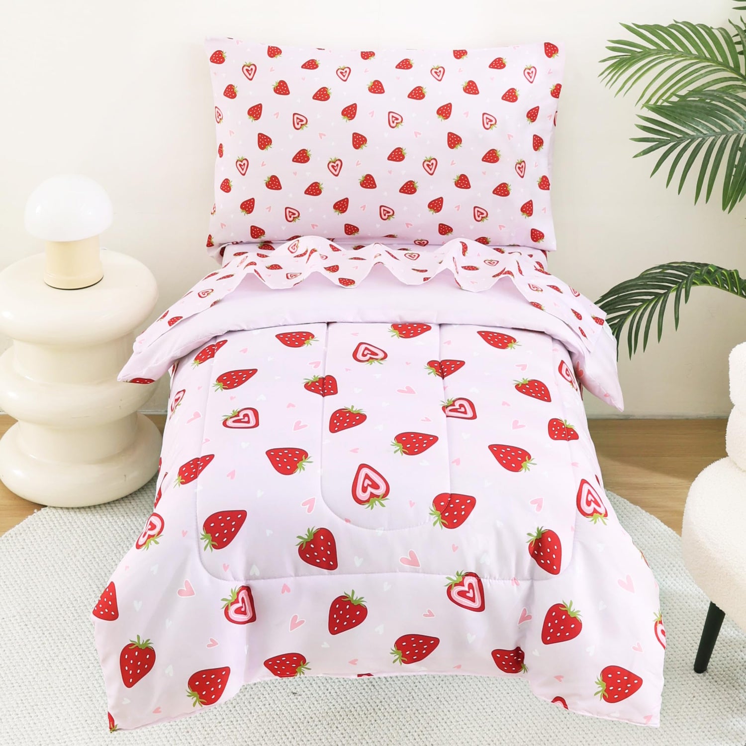 Prink Strawberry Printed Toddler Comforter Set– 4 Piece